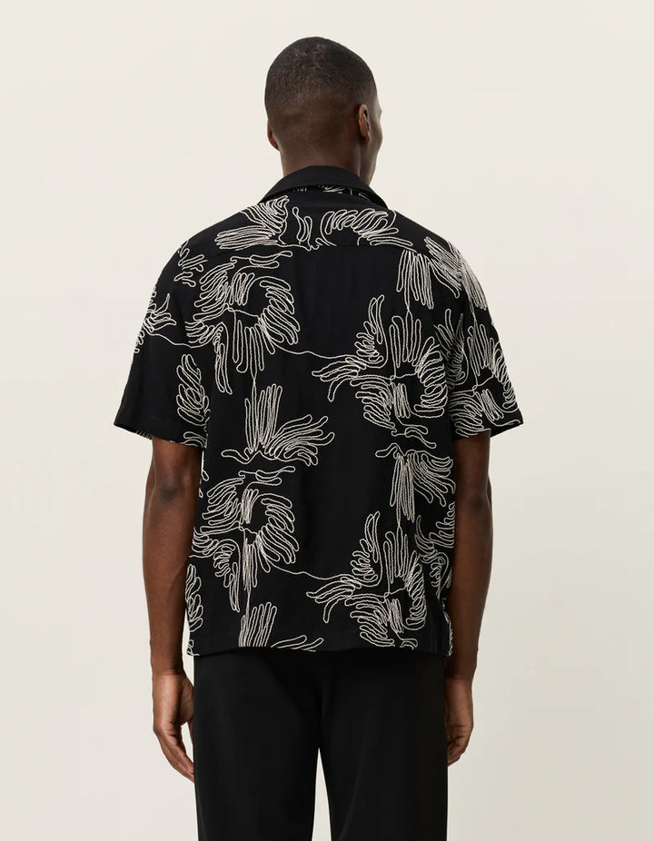LIAM FLOWER SHORTSLEEVE SHIRT (BLACK) - LES DEUX