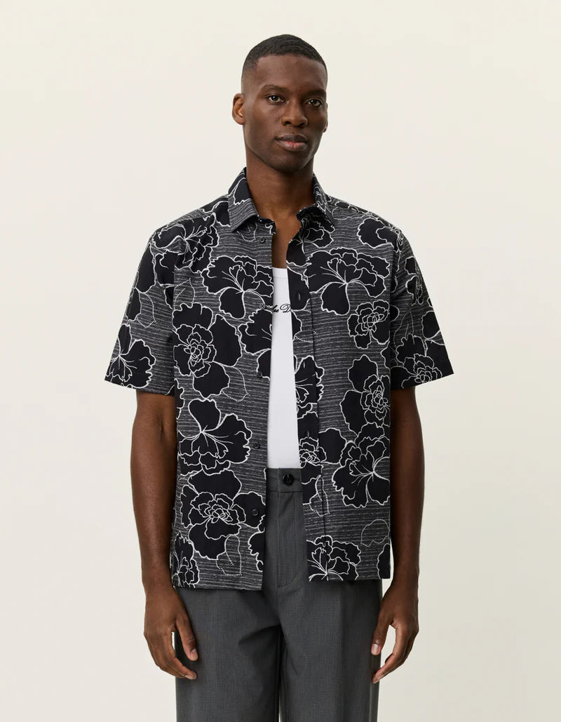 CHARLIE SHORT SLEEVE SHIRT (BLACK POPPY) - LES DEUX