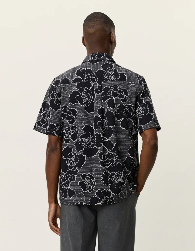 CHARLIE SHORT SLEEVE SHIRT (BLACK POPPY) - LES DEUX