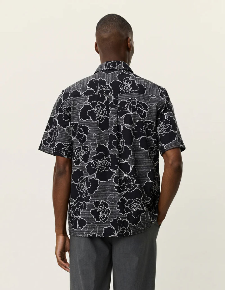 CHARLIE SHORT SLEEVE SHIRT (BLACK POPPY) - LES DEUX