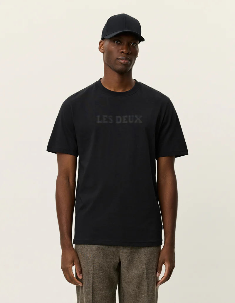 BRADY LOGO T-SHIRT (BLACK) - LES DEUX