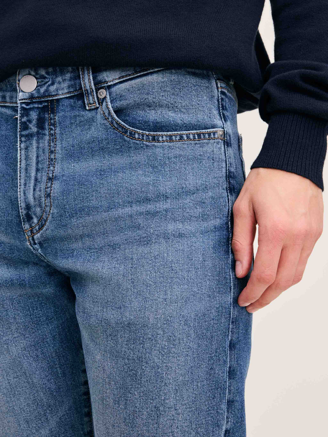 RUSSELL SLIM STRAIGHT JEANS (LAKEWOOD) - DL 1961