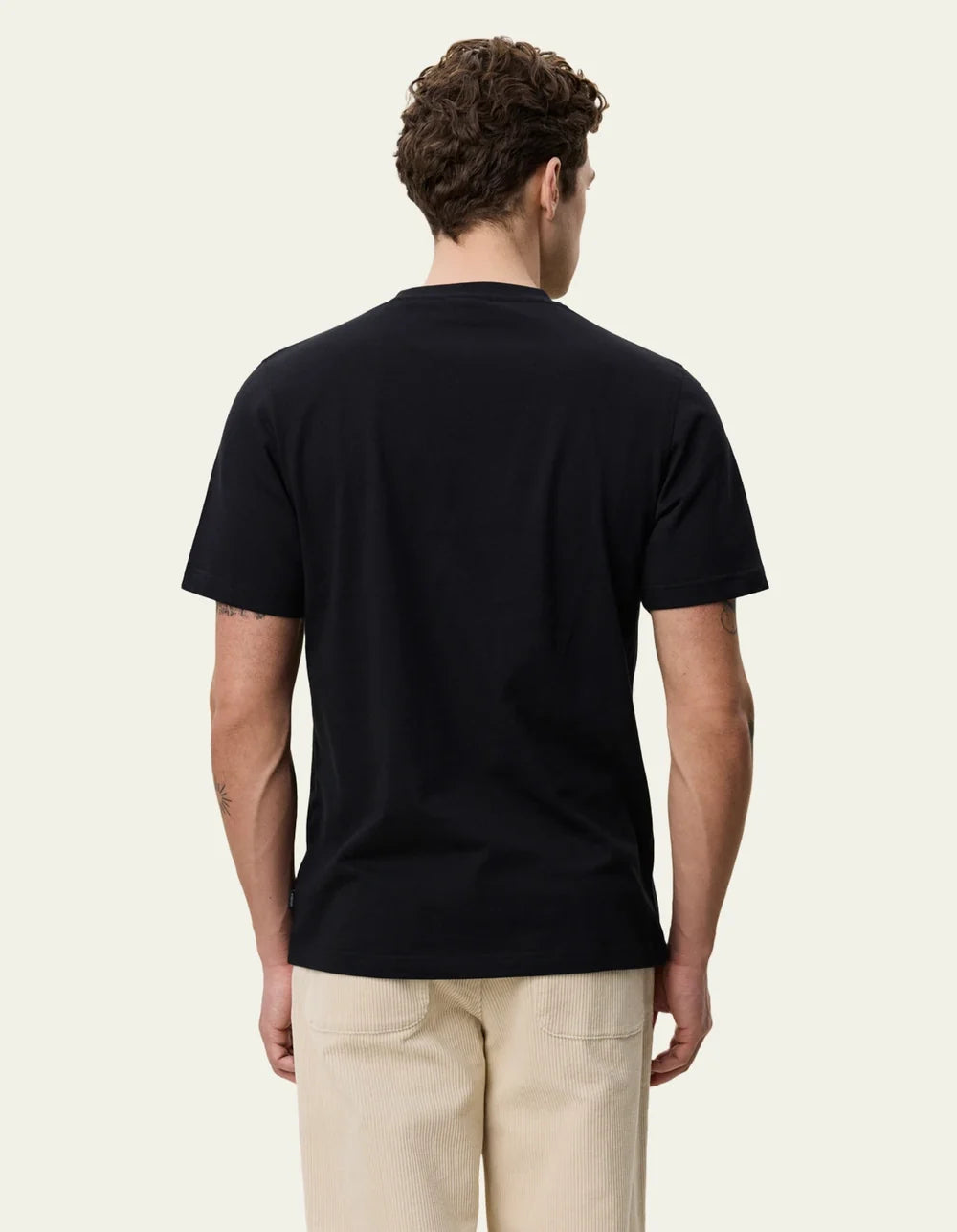 MARKET T-SHIRT (BLACK) - LES DEUX