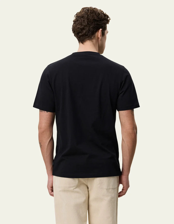 MARKET T-SHIRT (BLACK) - LES DEUX