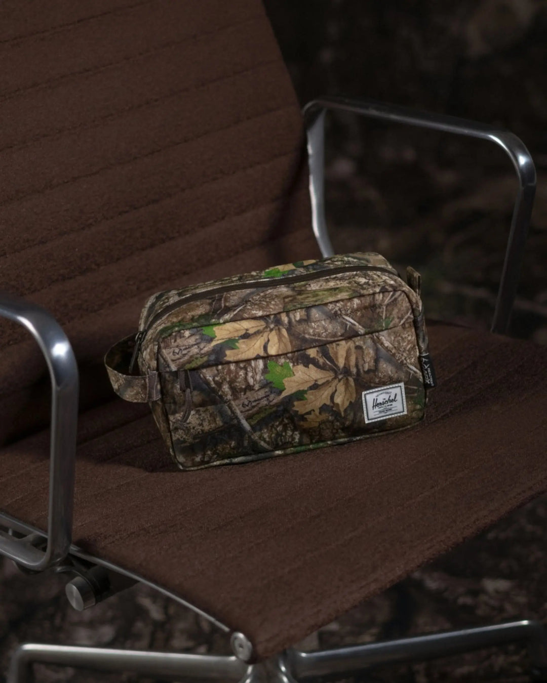 CHAPTER TRAVEL KIT (REALTREE) - HERSCHEL