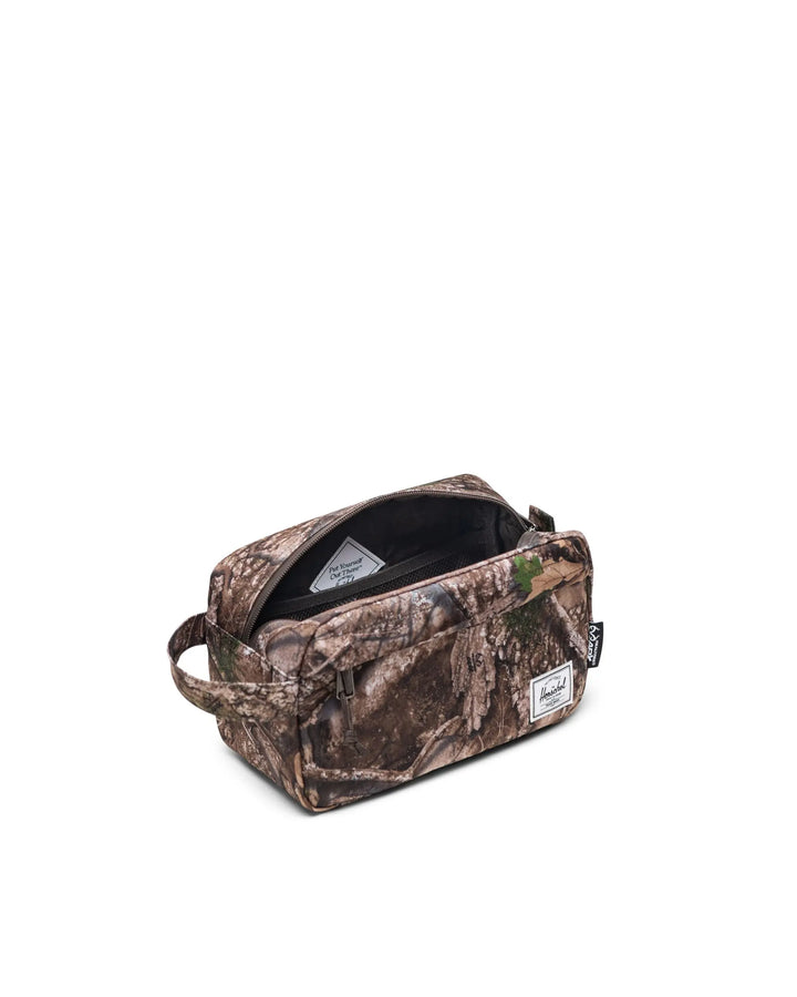 CHAPTER TRAVEL KIT (REALTREE) - HERSCHEL