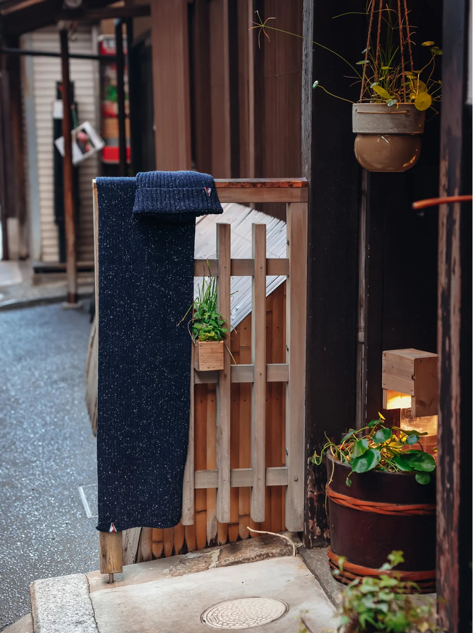 KNITTED BEANIE (NAVY) - A FISH NAMED FRED