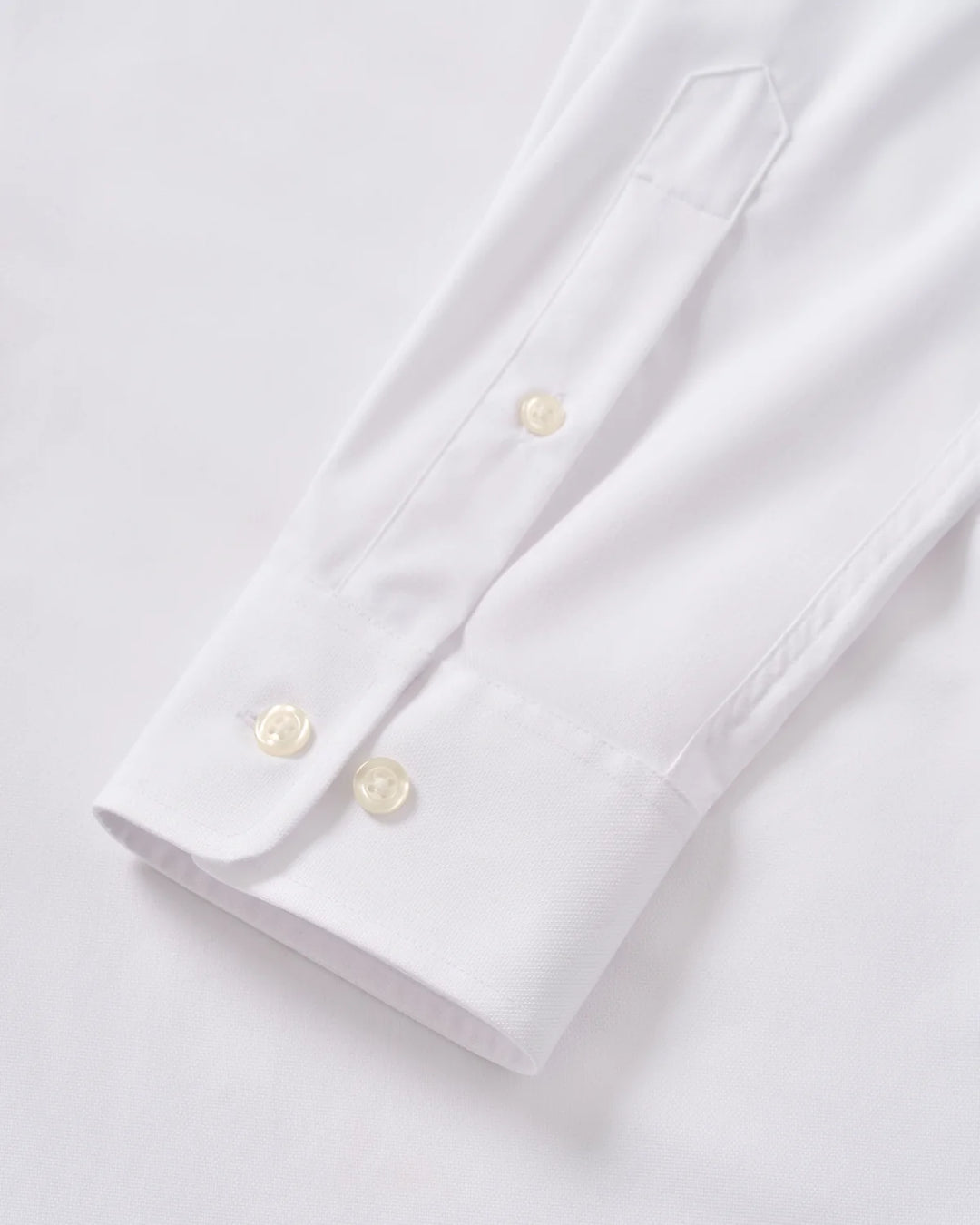 TRAVIS BUTTON UP SHIRT (WHITE) - JOHNNIE-O