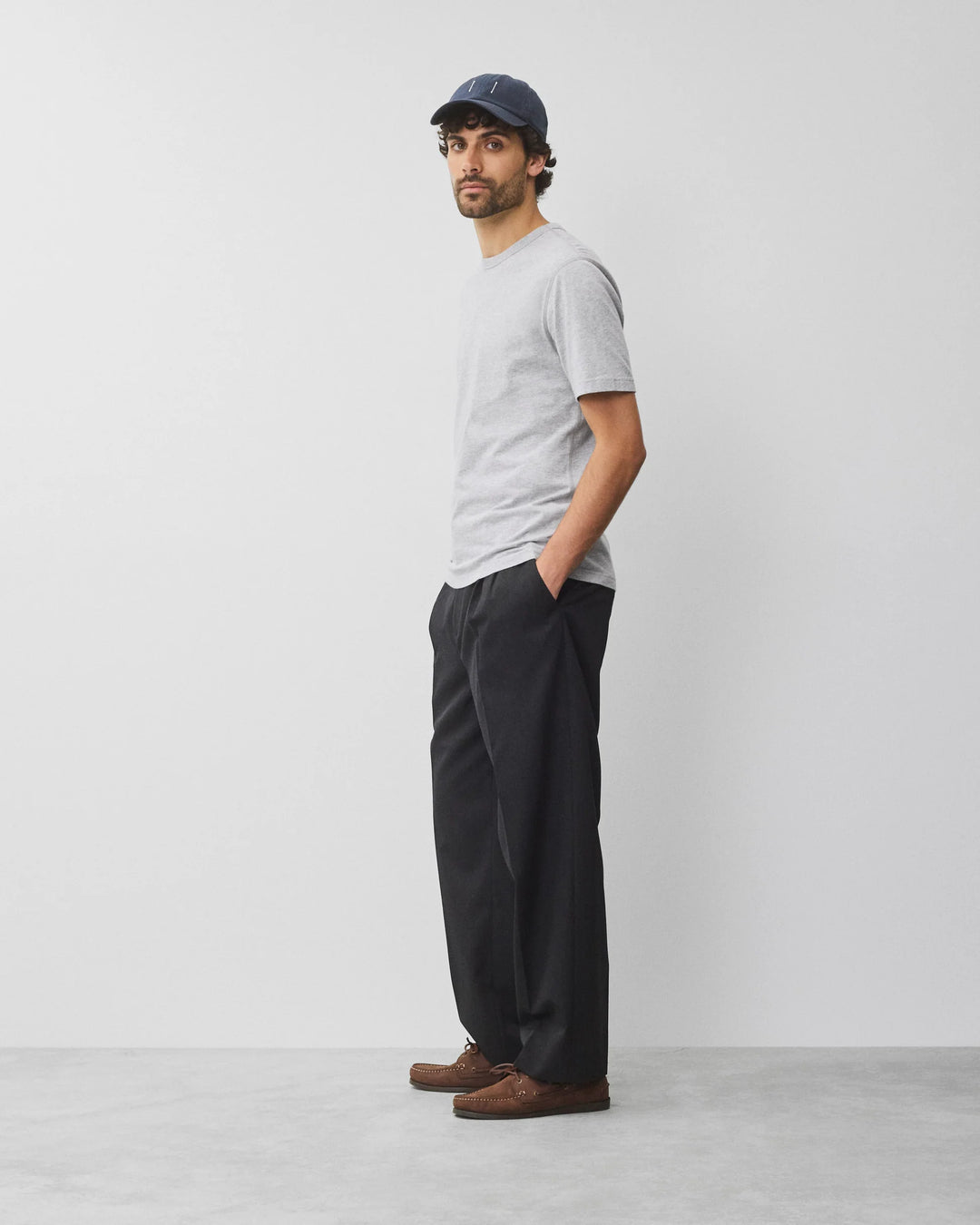 STANDARD JERSEY T-SHIRT (GREY) - REIGNING CHAMP
