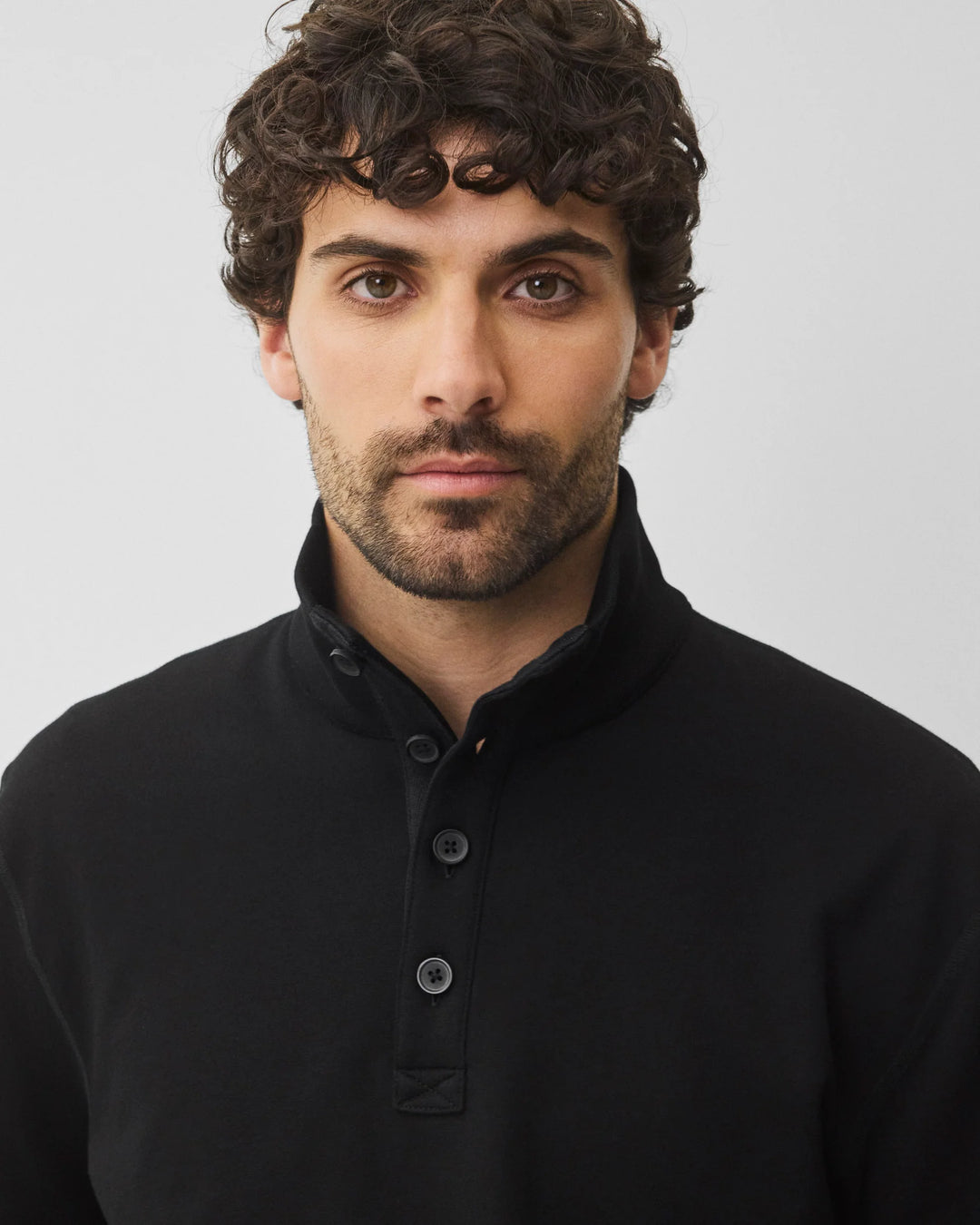 MIDWEIGHT STANDARD BUTTON MOCKNECK (BLACK) - REIGNING CHAMP