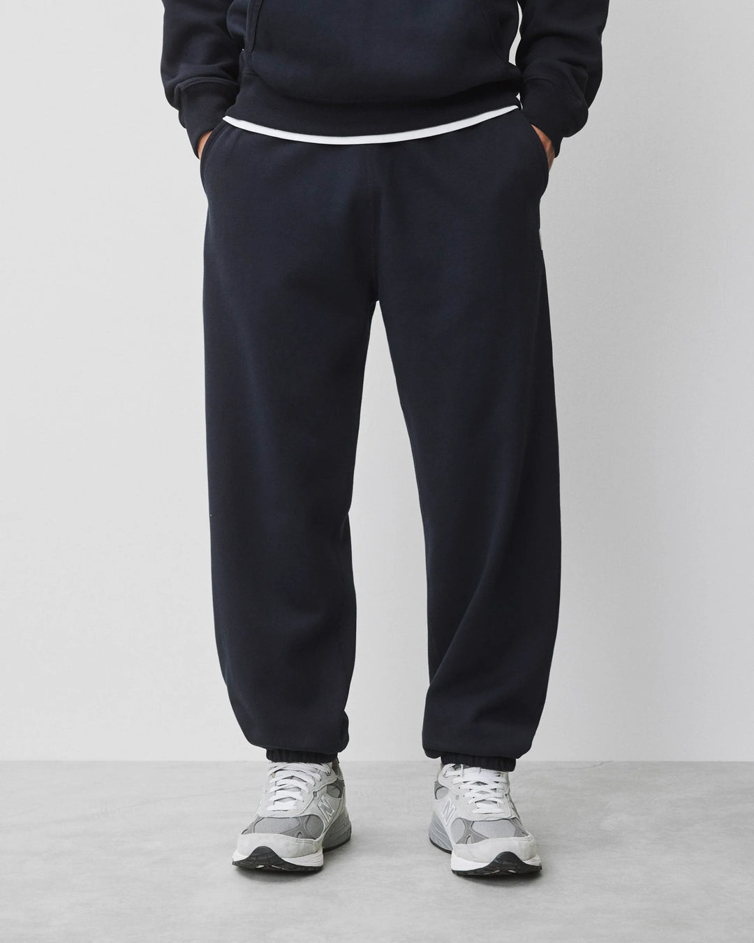 BRUSHED FLEECE RELAXED SWEATPANT (NAVY) - REIGNING CHAMP