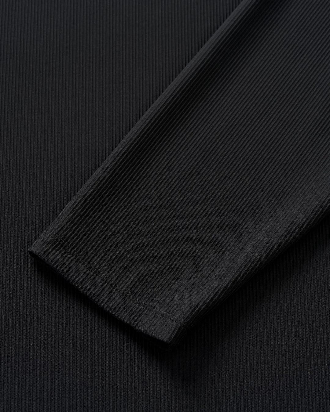 HOPPIN' 1/4 ZIP PULLOVER (BLACK) - JOHNNIE-O