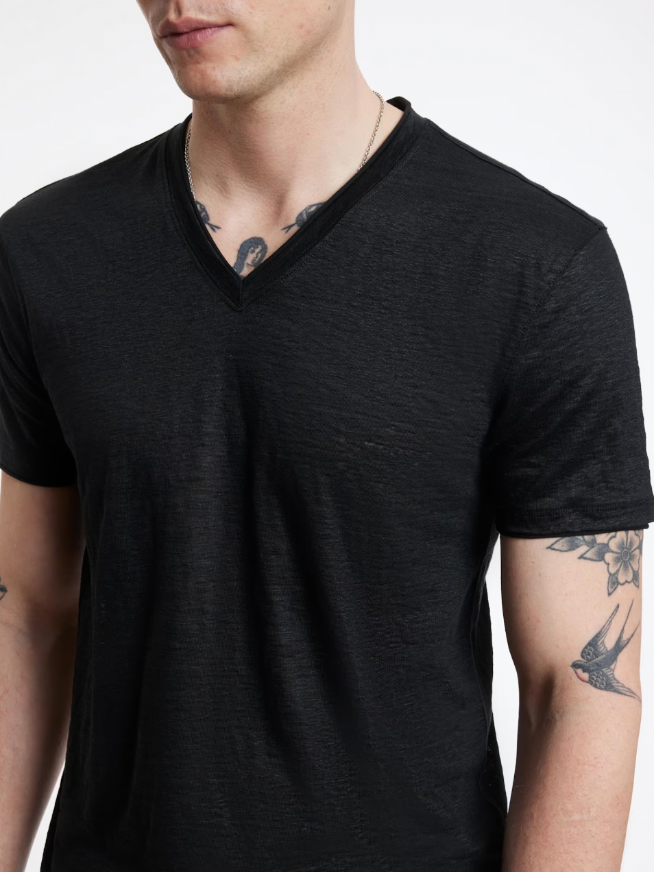 LINEN V-NECK T-SHIRT (BLACK) - JOHN VARVATOS