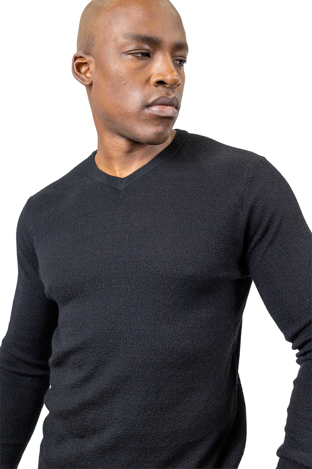 ELTON V-NECK SWEATER (BLACK) - 7 DOWNIE